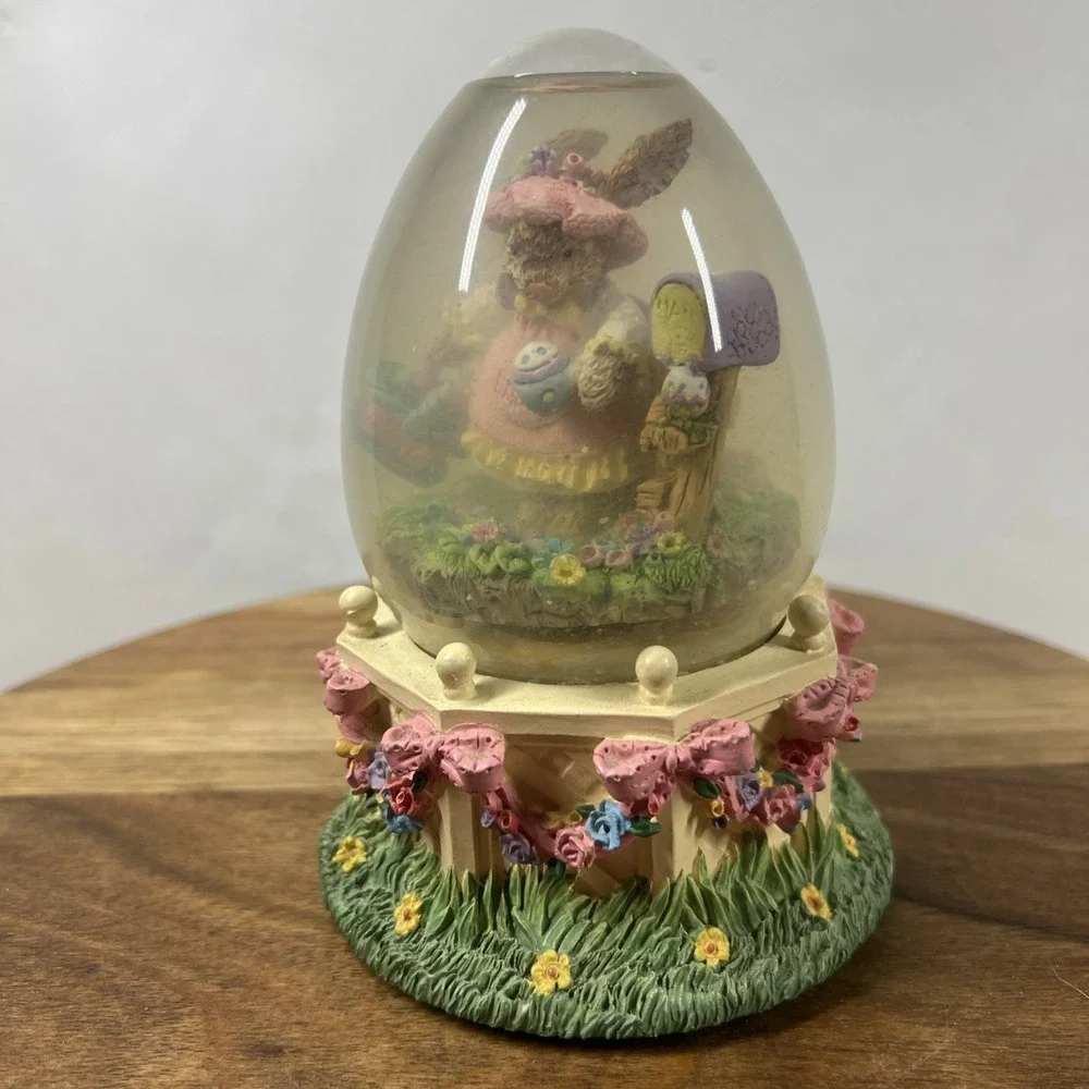 Vintage Mercuries USA 1993 Easter Bunny Egg‎ Musical Snow Globe